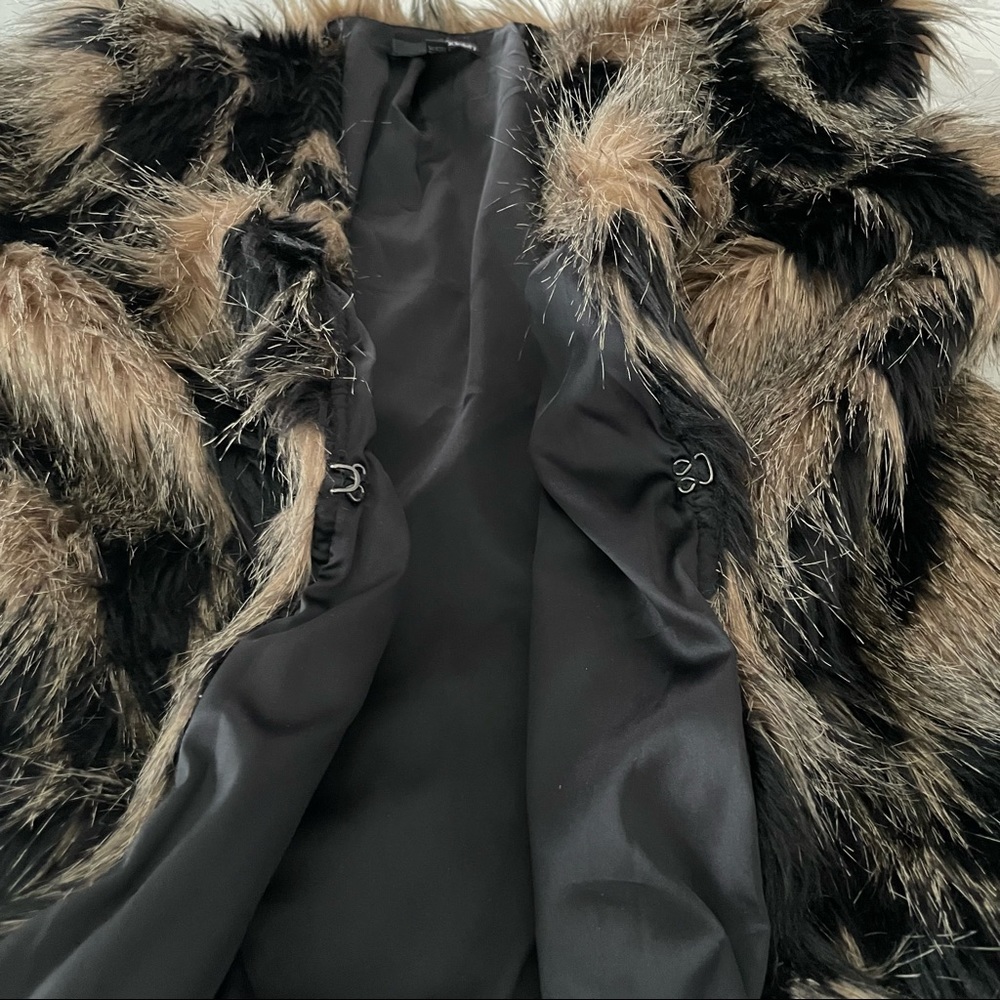 Urban Outfitters Ladakh โPepeโ Faux Fur Jacket - Picture 6 of 16
